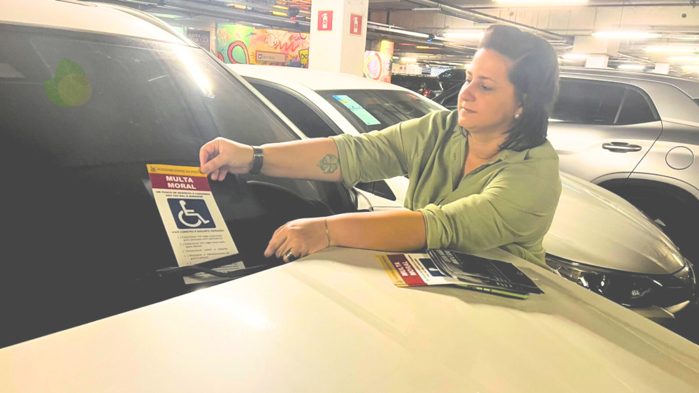 SAS promove conscientização com “Multa Moral” em vagas especiais no shopping