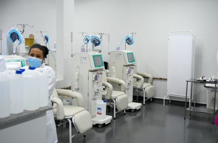 Governo Riedel expande hemodiálise com equipamentos em 4 regiões