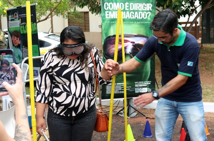 Detran promove experiência educativa sobre álcool e direção no Pantanal Tech
