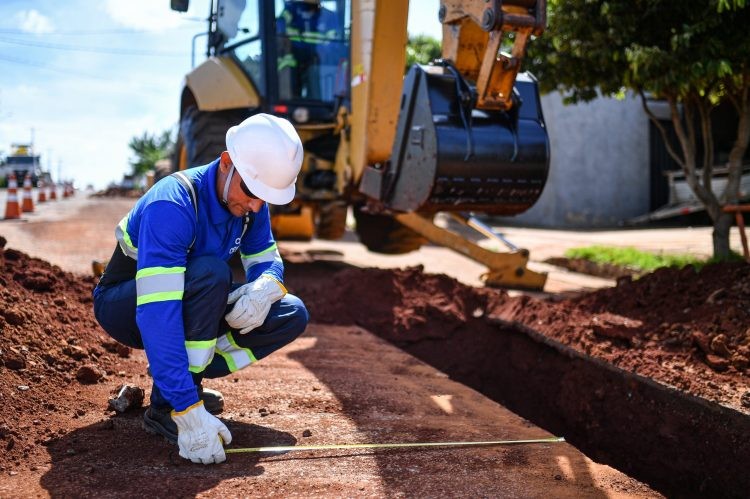 Obras da Águas Guariroba beneficiam 20 mil moradores com esgotamento no bairro Vila Popular
