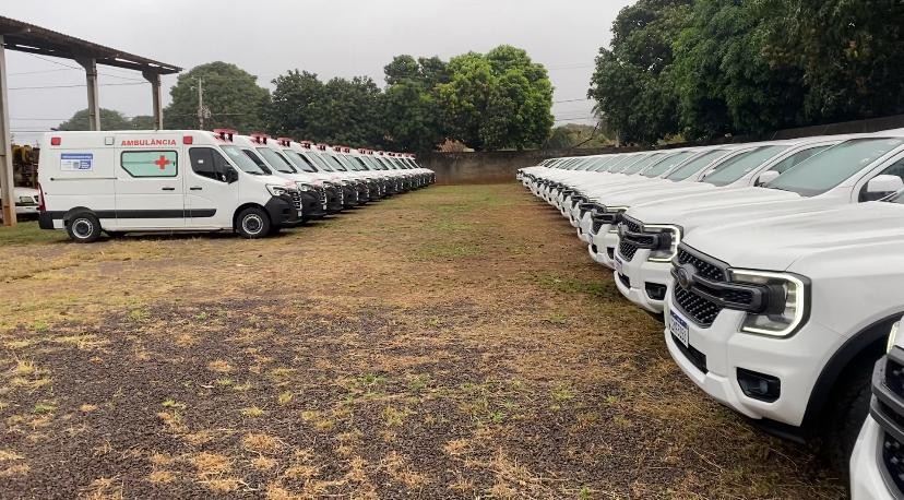 Governo Riedel: Mais de 40 municípios recebem veículos e ambulâncias