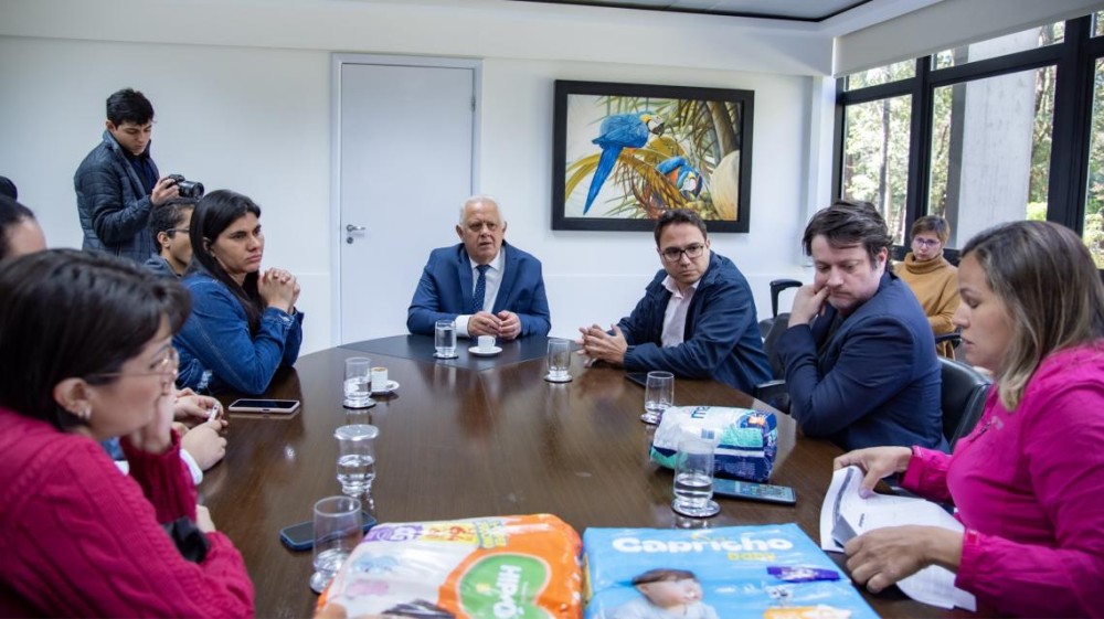 TCE-MS: Presidente Flávio Kayatt recebe mães atípicas para discutir desafios de famílias com crianças deficientes