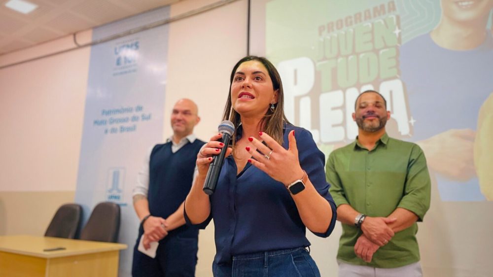 Secretária Viviane Luiza destaca papel dos grêmios na formação de jovens líderes para o futuro