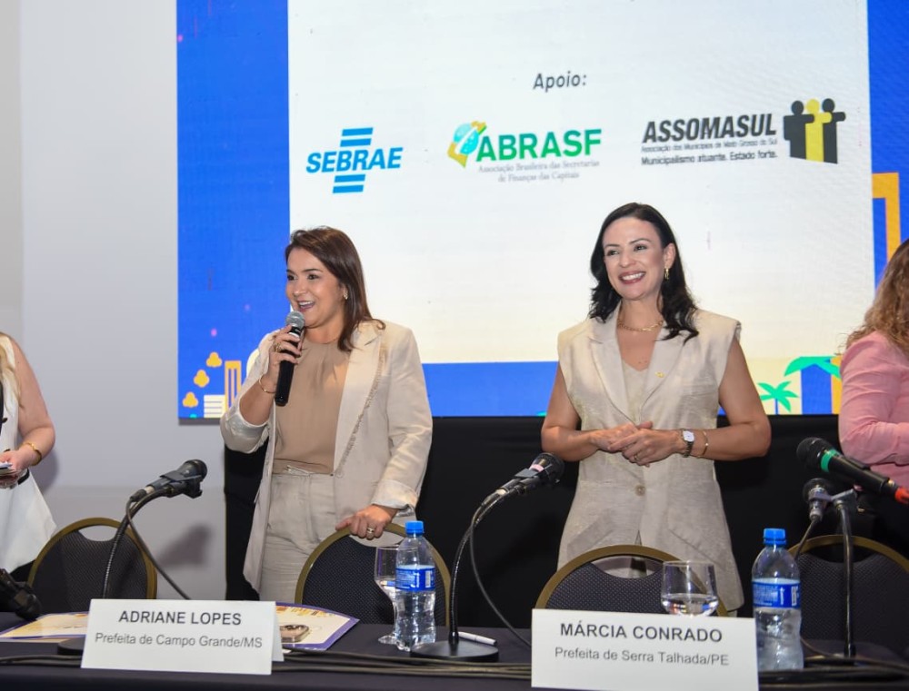 Prefeita Adriane Lopes enaltece contribuição feminina na gestão das cidades durante evento em Campo Grande