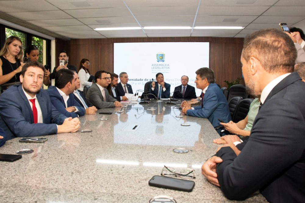 O retorno da Assembleia Legislativa é marcado pela posse da Mesa Diretora