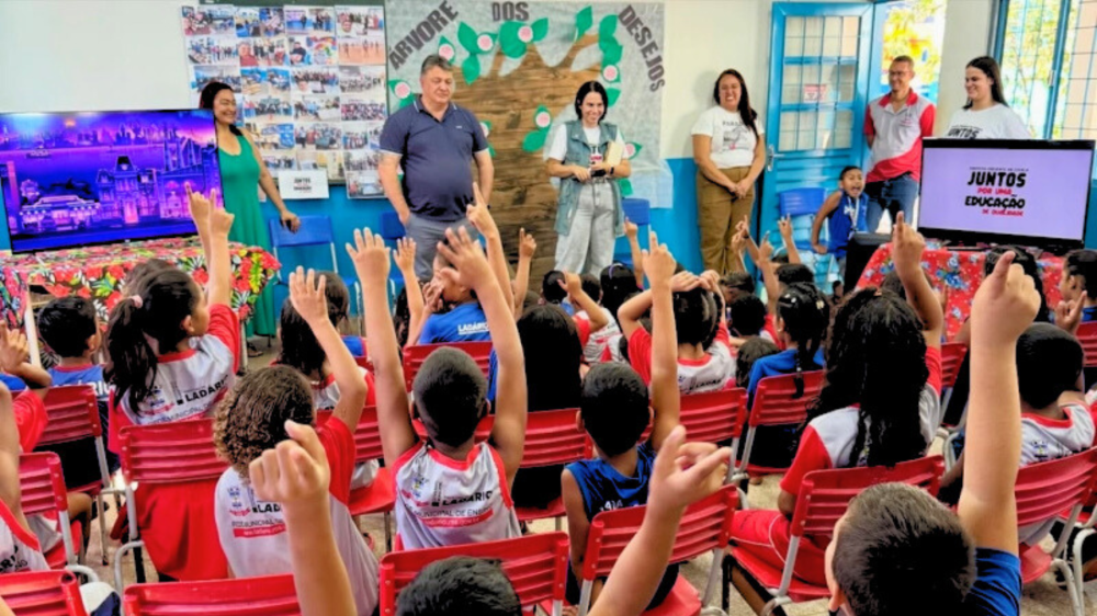 Prefeito Munir Ramunieh leva projeto “Prefeito Presente na Escola” à Nelson Mangabeira