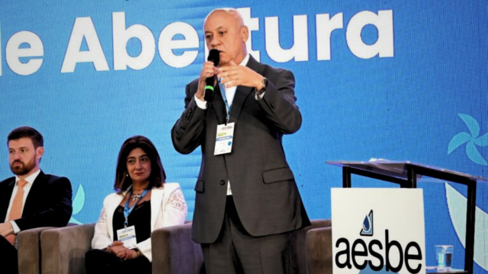 Regulação em foco: Carlos Assis ressalta Ouvidoria eficiente, Selo de Sustentabilidade e nova unidade móvel de análise hídrica