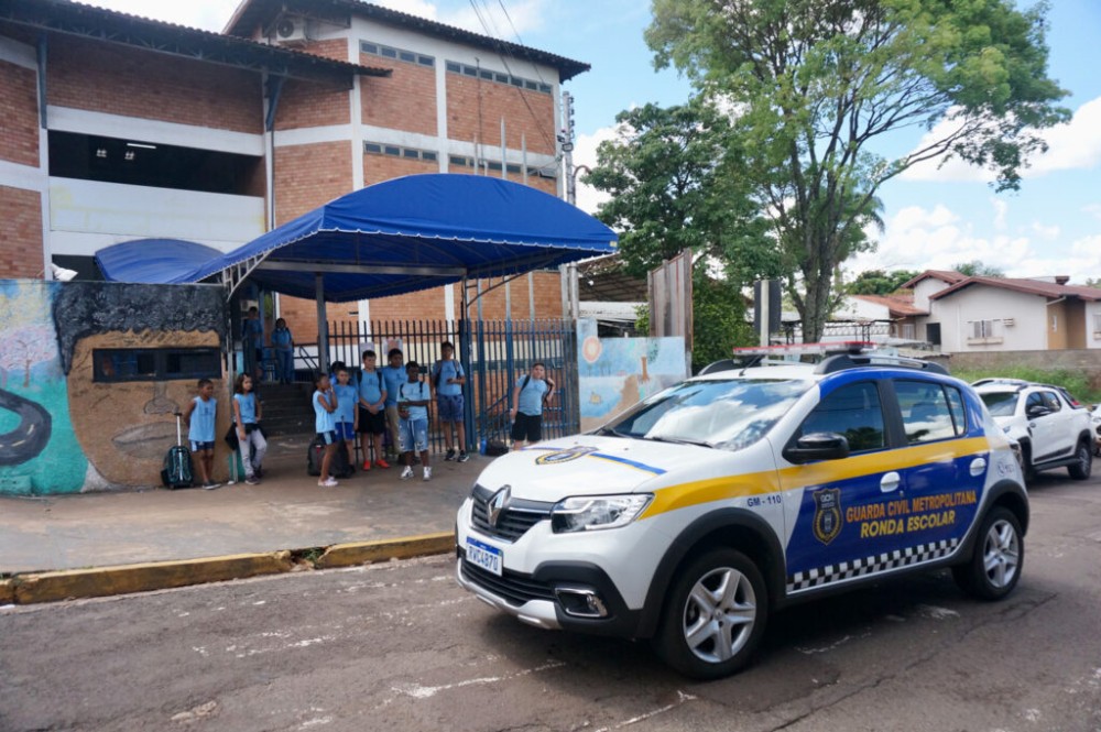 Prefeita Adriane Lopes reforça proteção da GCM com a entrega de novos coletes balísticos