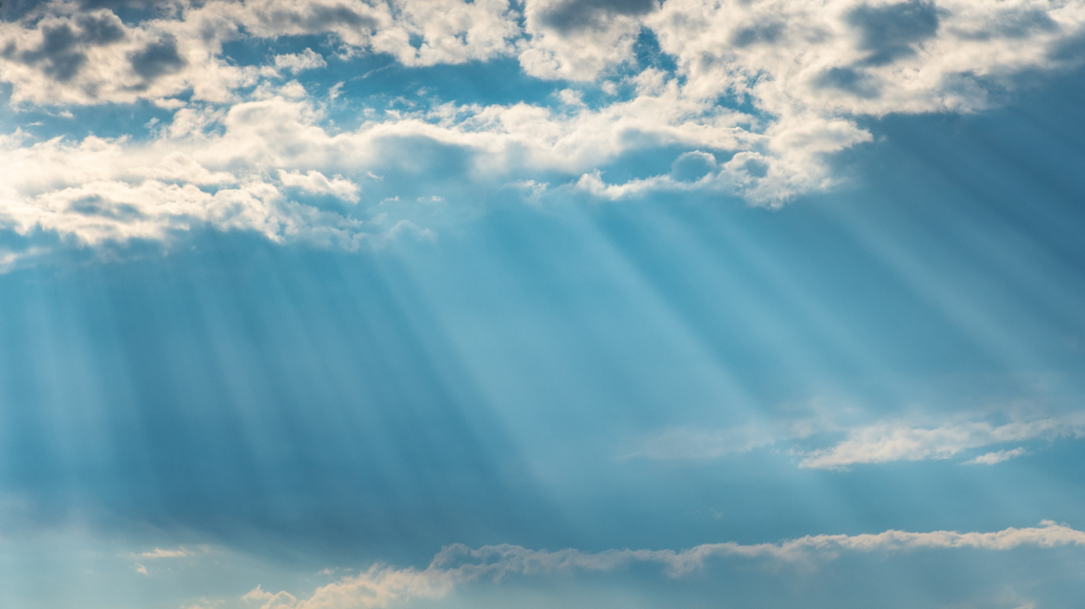 Sábado de céu aberto em MS, com nuvens à tarde e UV elevado