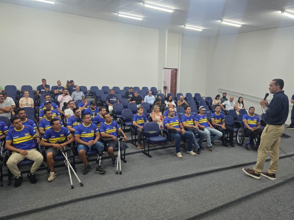 Uniformes são entregues pela prefeitura a contemplados do Auxílio-Atleta, fortalecendo apoio aos esportistas em 2025
