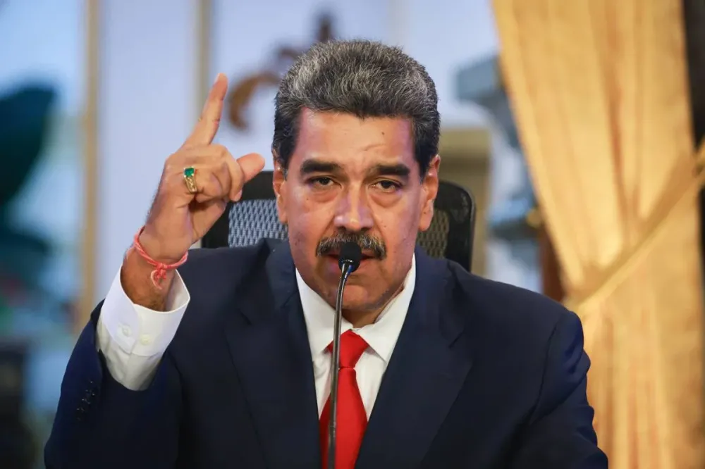 Governo Trump dá aval à CIA para agir pela queda de Maduro na Venezuela