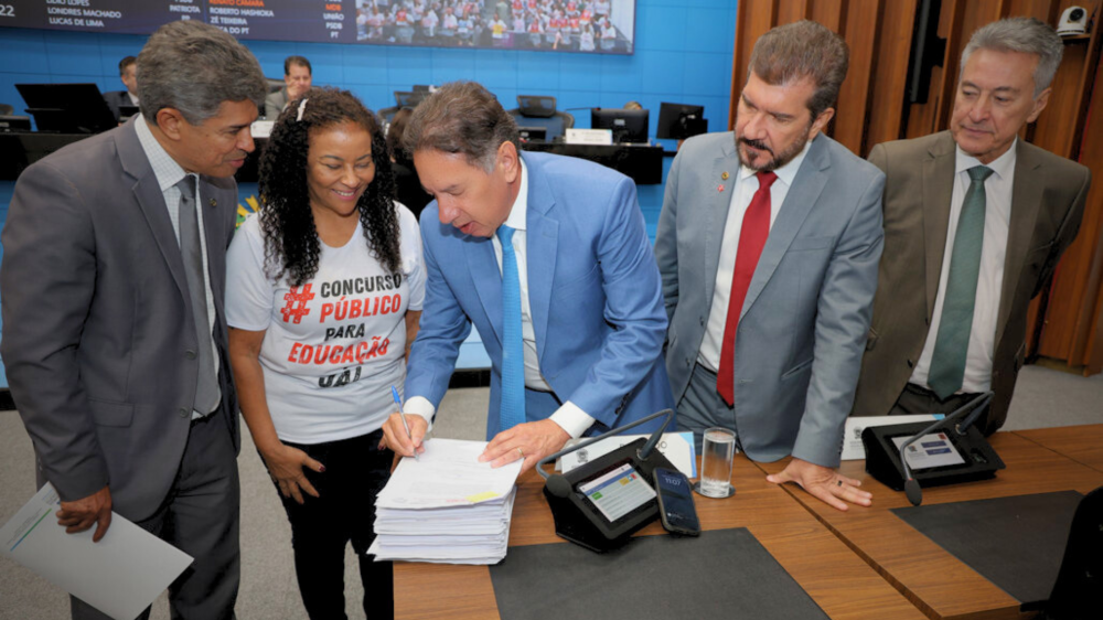 Gerson Claro destaca papel do Parlamento no diálogo respeitoso para melhorias na educação do Estado