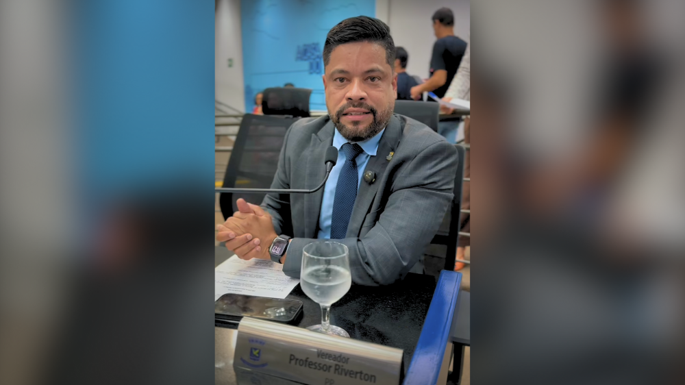 Professor Riverton aponta incoerências na SEMED e defende valorização dos educadores