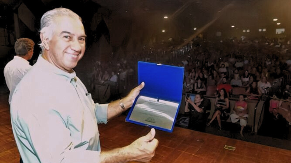 Reinaldo Azambuja é homenageado pelo Projeto Tocando em Frente Solidário