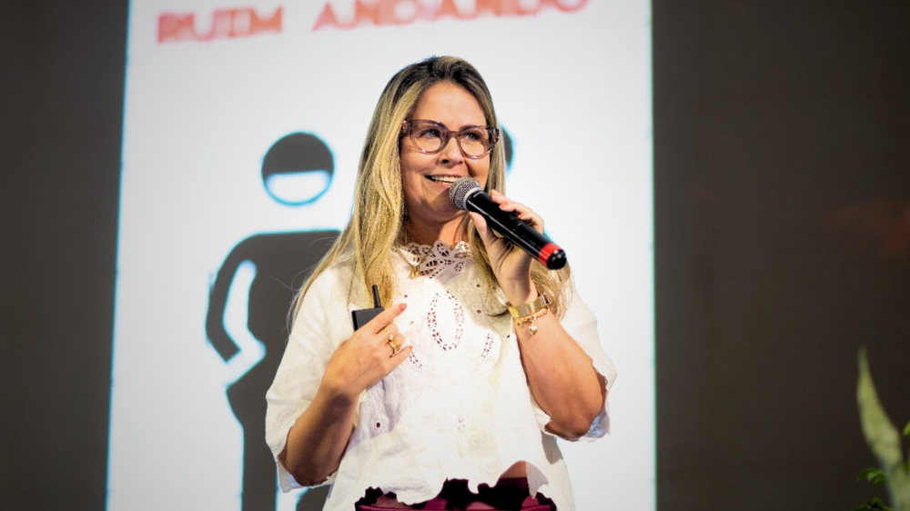 Instituto Um Gesto de Amor leva ação social a Bonito com apoio da madrinha Alessandra Alencar