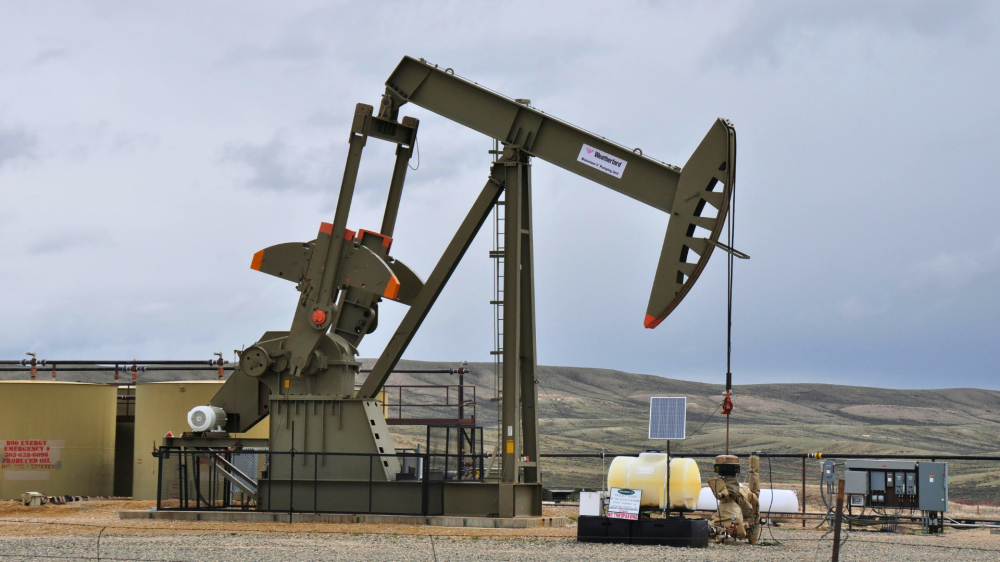 Petróleo mantém estabilidade relativa apesar de ofensiva dos EUA na Venezuela