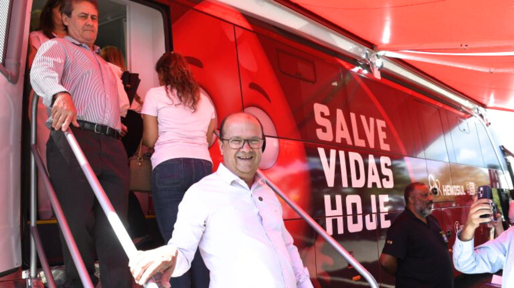 Governo entrega unidade móvel para levar doação de sangue a 79 municípios