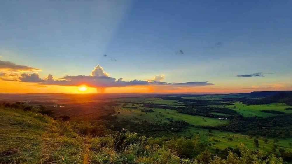 Morro do Ernesto oferece o pôr do sol mais famoso de Mato Grosso do Sul