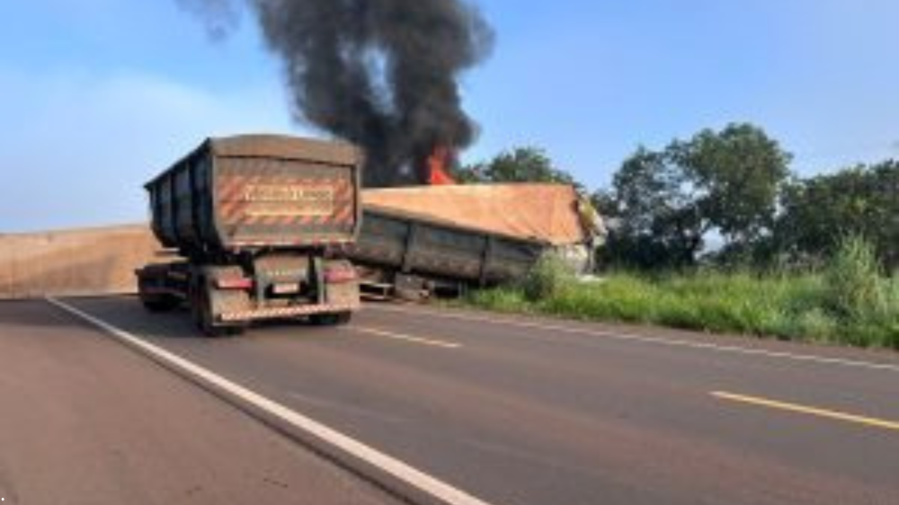 Delegado de polícia salva vítima em acidente na BR-262
