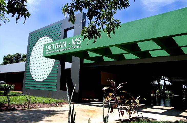 Quem vai viajar no Carnaval deve antecipar serviços no Detran-MS para evitar contratempos