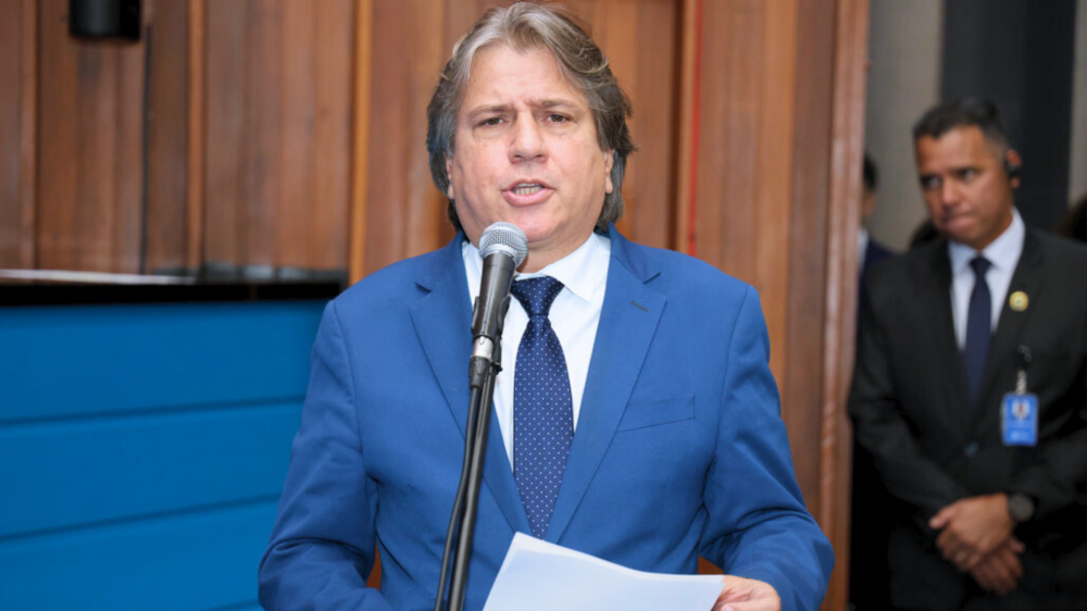 Caravina recua e fica no PSDB após Geraldo Resende anunciar saída do partido