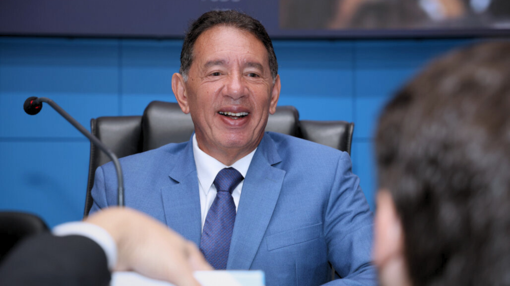 Deputados votam três projetos religiosos e sociais hoje