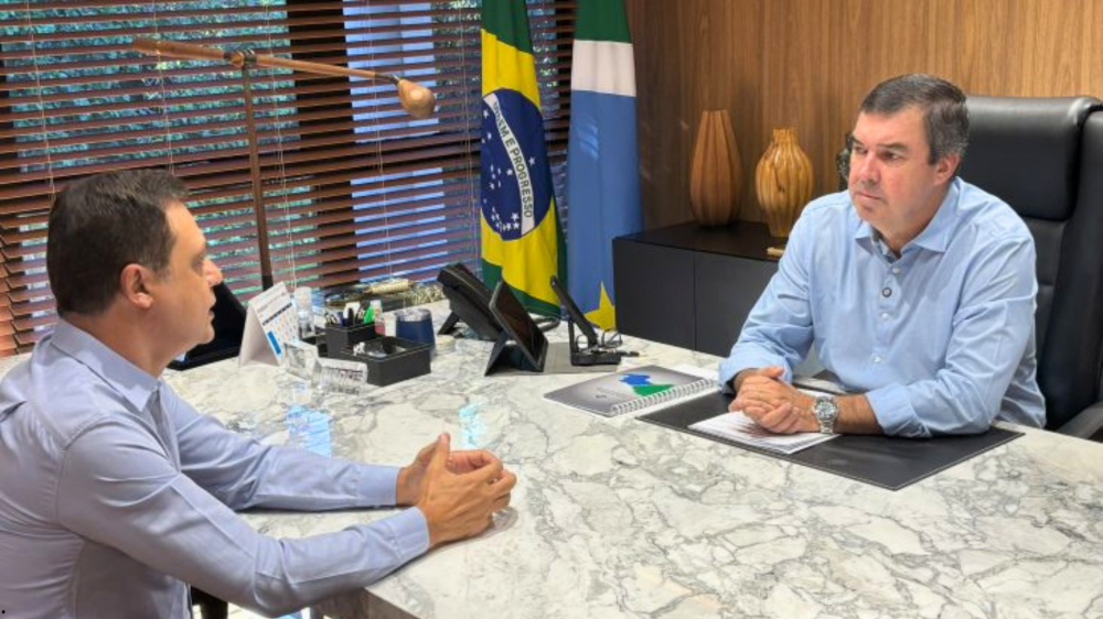 Governador Eduardo Riedel adere a subsídio e reduz diesel em MS