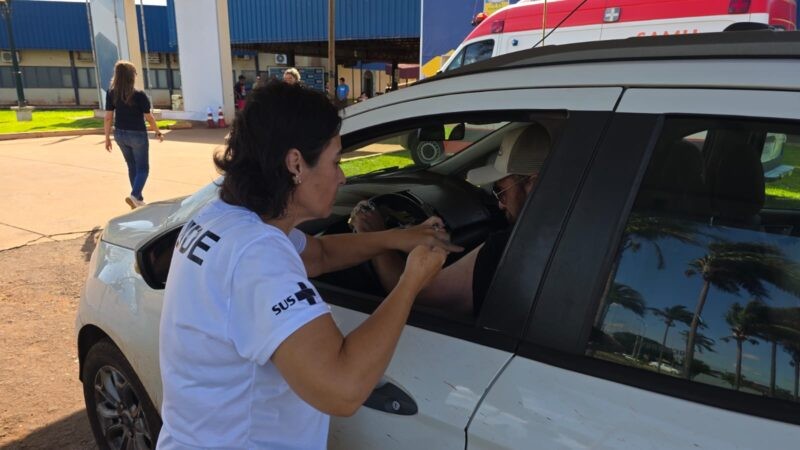 Drive-thru da vacina contra Chikungunya imuniza mais de 400 pessoas em Dourados