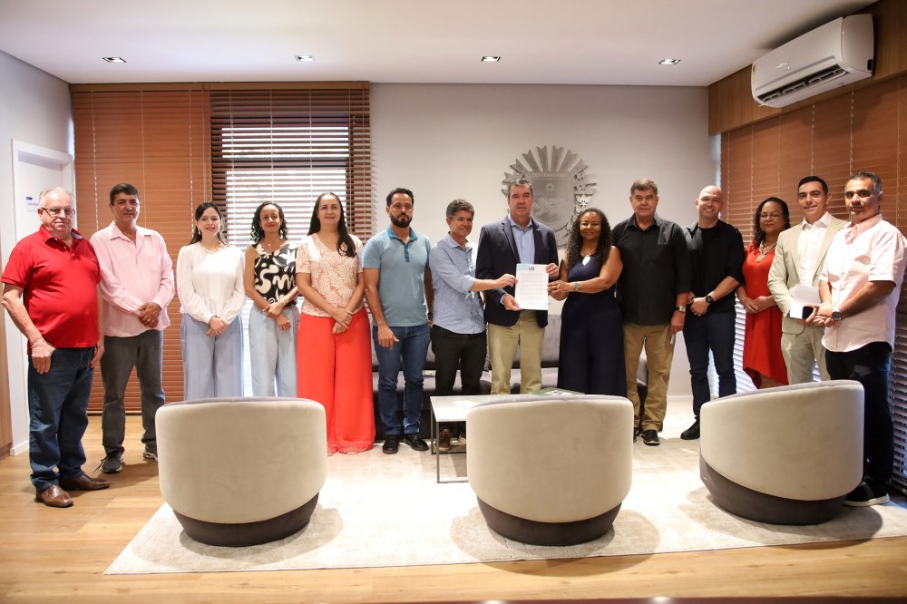 Governo Riedel autoriza concurso com 2 mil vagas para professores