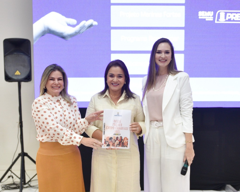 Adrine Lopes apresenta novas políticas para fortalecer o acolhimento e a autonomia das mulheres