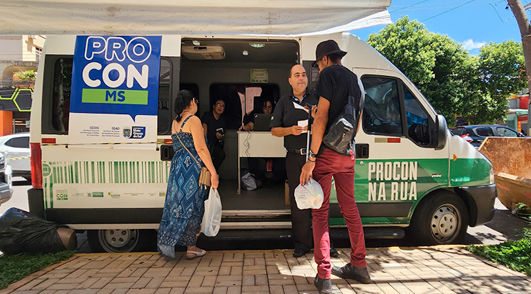 PROCON-MS promove debate e ações em shopping de Campo Grande no Dia do Consumidor