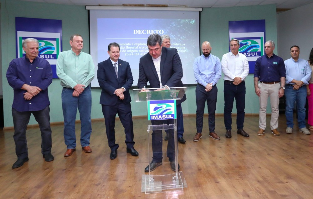 Eduardo Riedel regulamenta a reposição florestal utilizando tecnologia para preservar o meio ambiente
