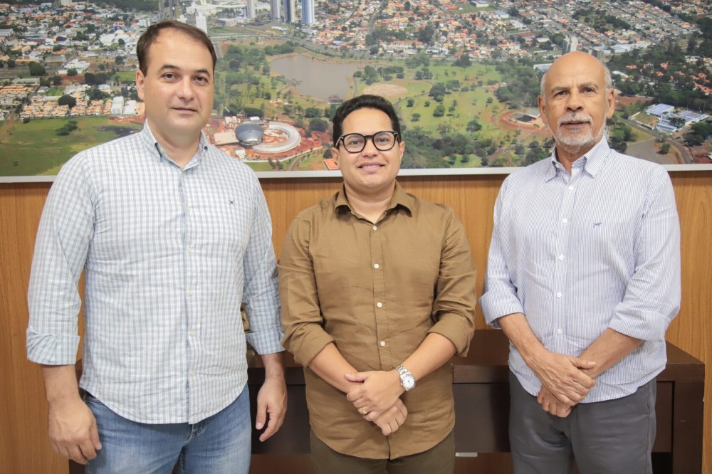 Papy se reúne com Associação Comercial para tratar de avanços no Centro e mudanças em leis