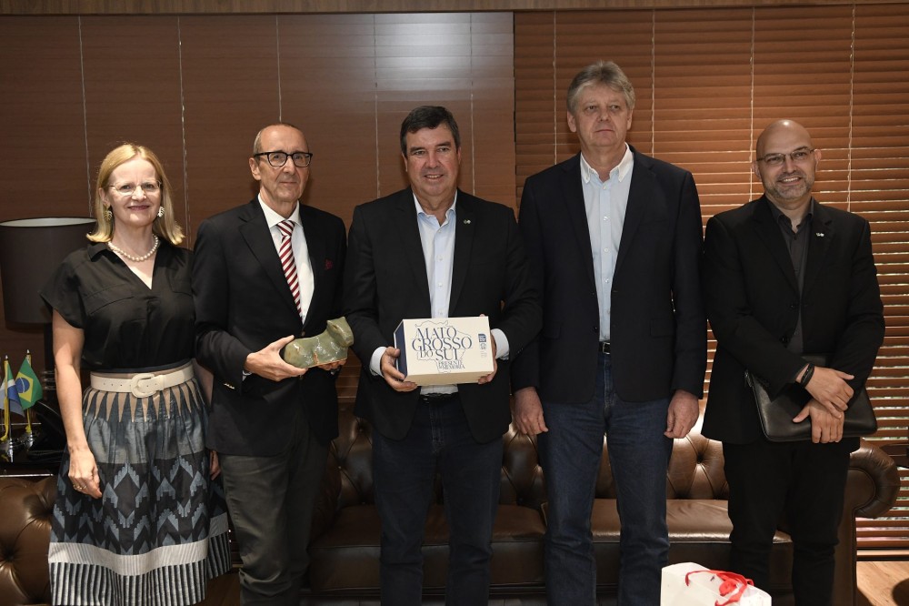 Eduardo Riedel recebe embaixador da Áustria para tratar do desenvolvimento sustentável em MS