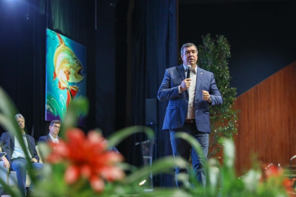 Governador Riedel reforça papel da tecnologia no agro sustentável de MS na Dinapec 2025
