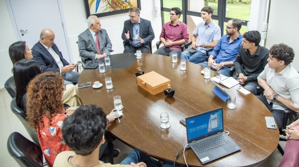 TCE-MS moderniza comunicação com aplicativo desenvolvido por estagiários de tecnologia