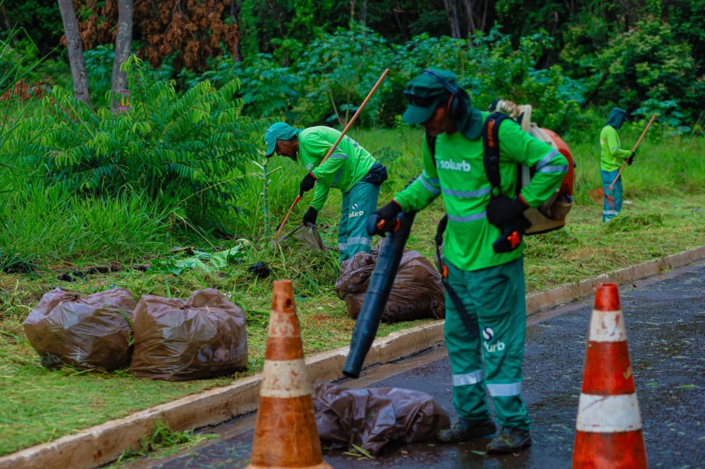 Prefeitura intensifica manutenção e zeladoria em áreas públicas com frentes de trabalho