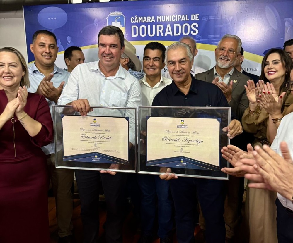 Reinaldo Azambuja é homenageado na Expoagro e reforça compromisso com o desenvolvimento de MS