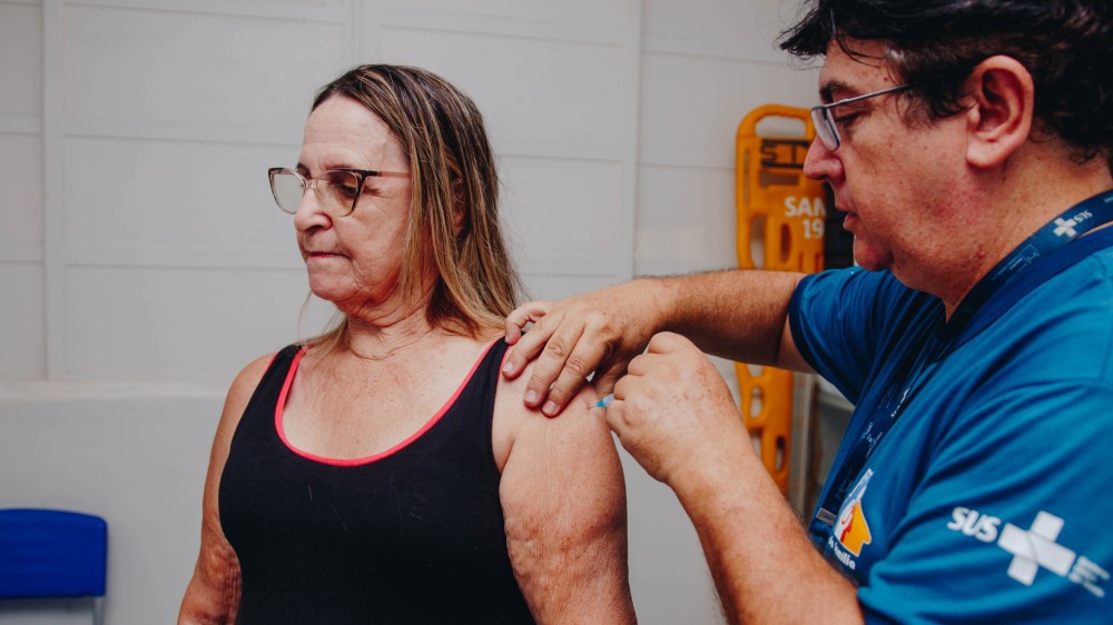 Campanha de vacinação contra gripe cresce em Campo Grande, mas alerta continua