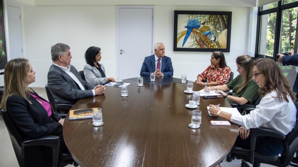 Flávio Kayatt Recebe Desembargadora Jaceguara em Visita ao TCE-MS nesta Segunda