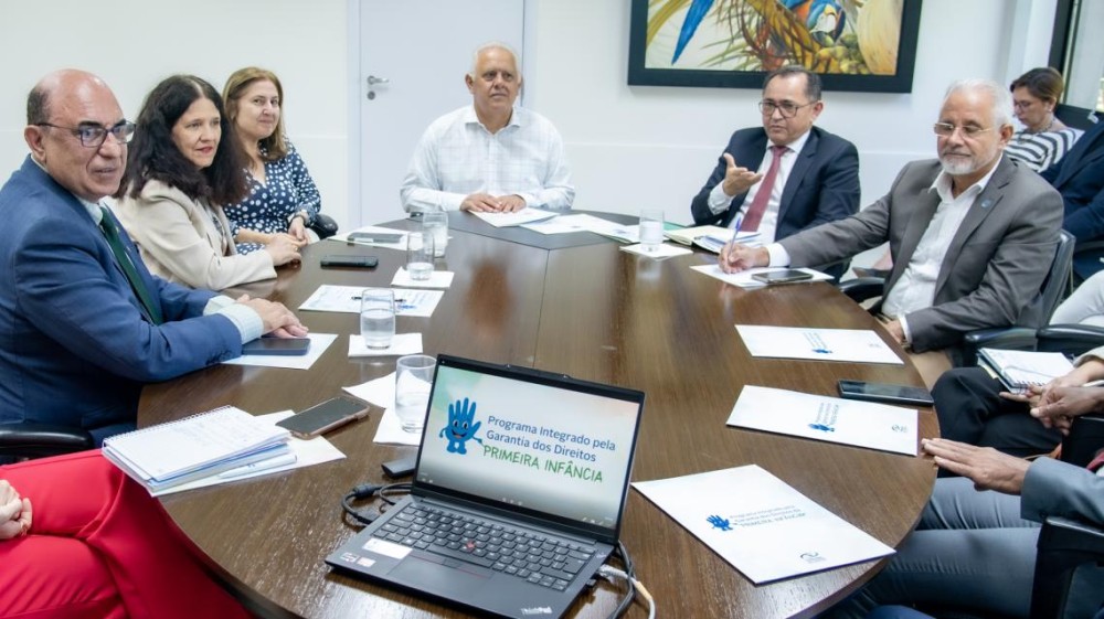 Flávio kayatt recebe comitê da Primeira Infância para avaliação de ações no TCE-MS